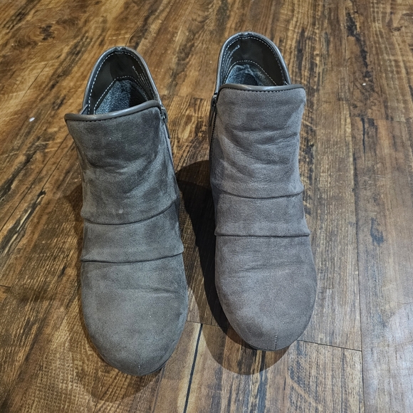 Axxiom Taupe Brown Ankle‎ Wedge Bohemian Booties 6.5 Boho Hippie - Picture 1 of 8